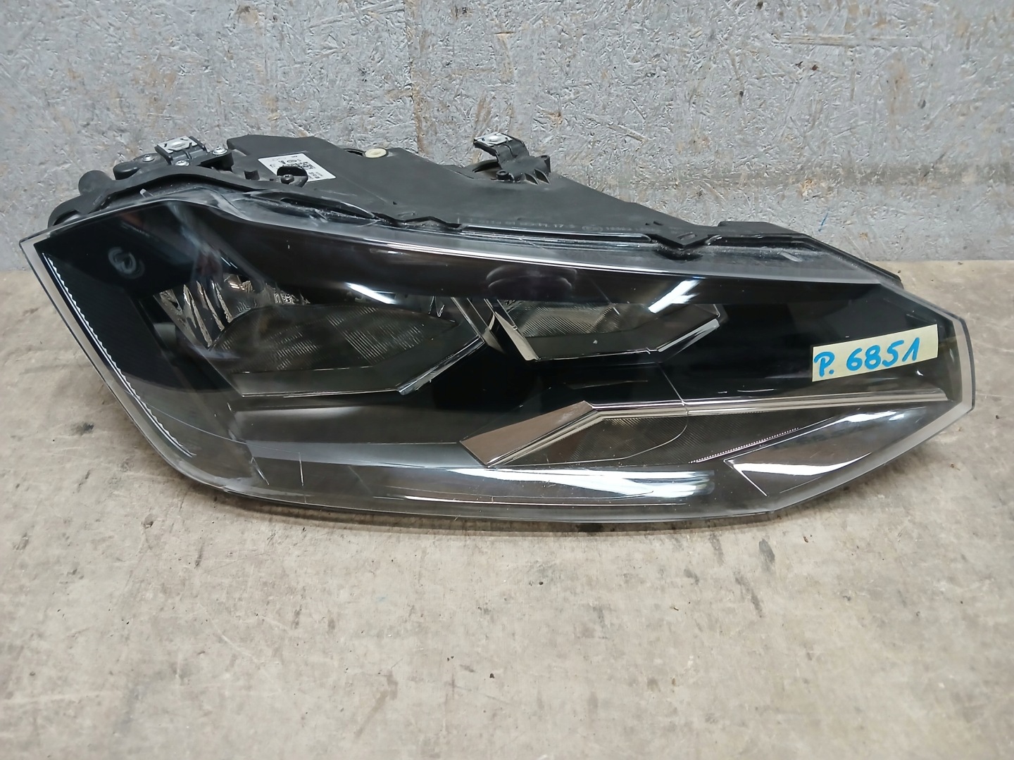 feu avant droit VW POLO 2G 17-21 2G1941006