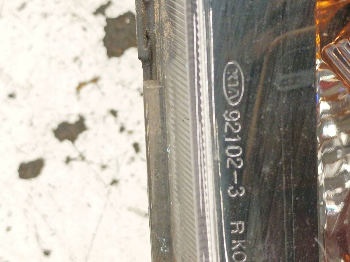 light front right EUROPA lens damaged Kia Sportage III (2010-2015)