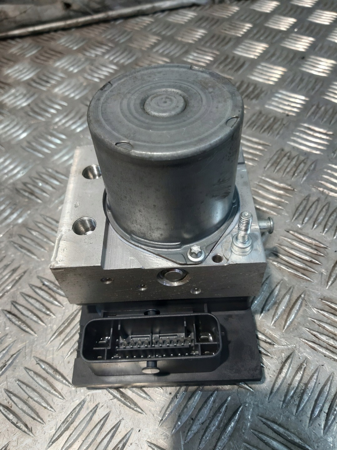 pumpa ABS PEUGEOT 508 a SW 0265951245 BOSCH 1.6 THP