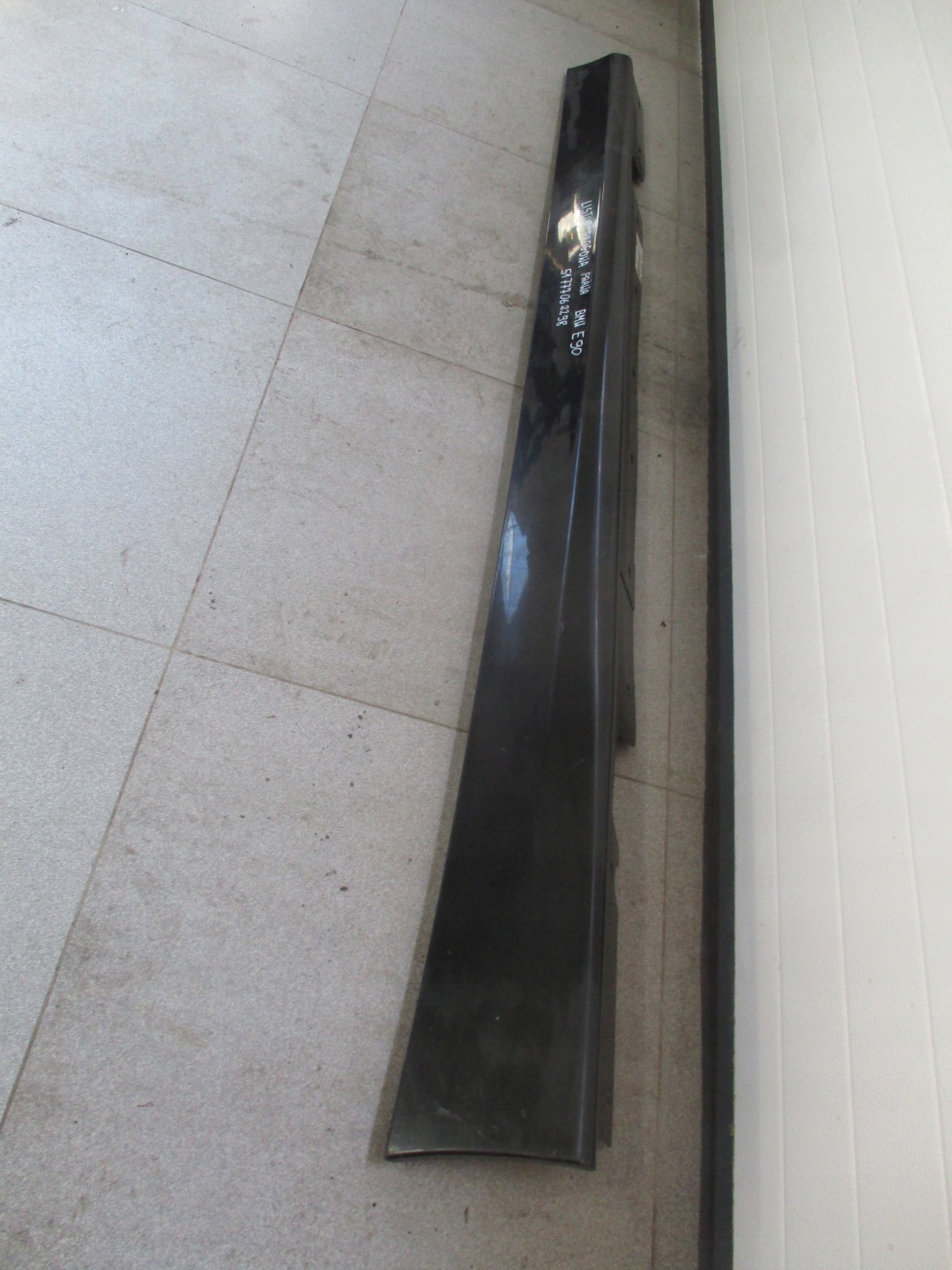 moulding threshold right BMW E90, E91 04-08r 51777062298