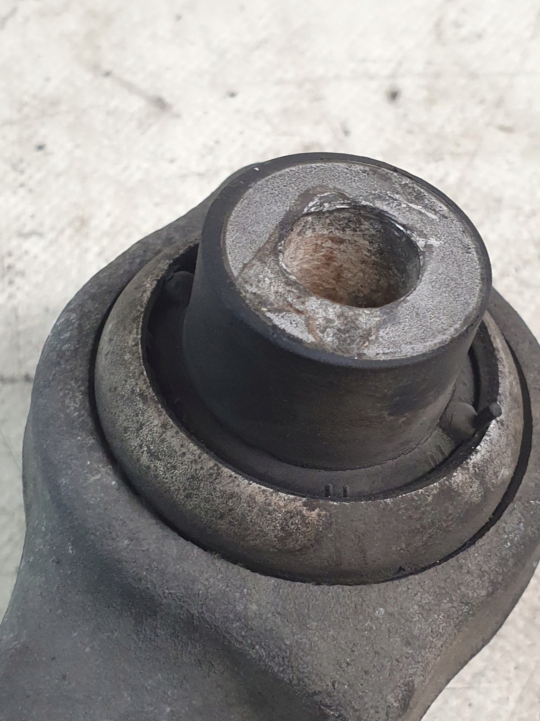 arm front right MERCEDES W212 2.2CDI EU 10r.