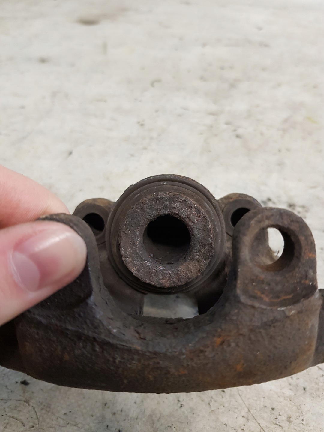 BMW E46 COMPACT caliper brake left rear part