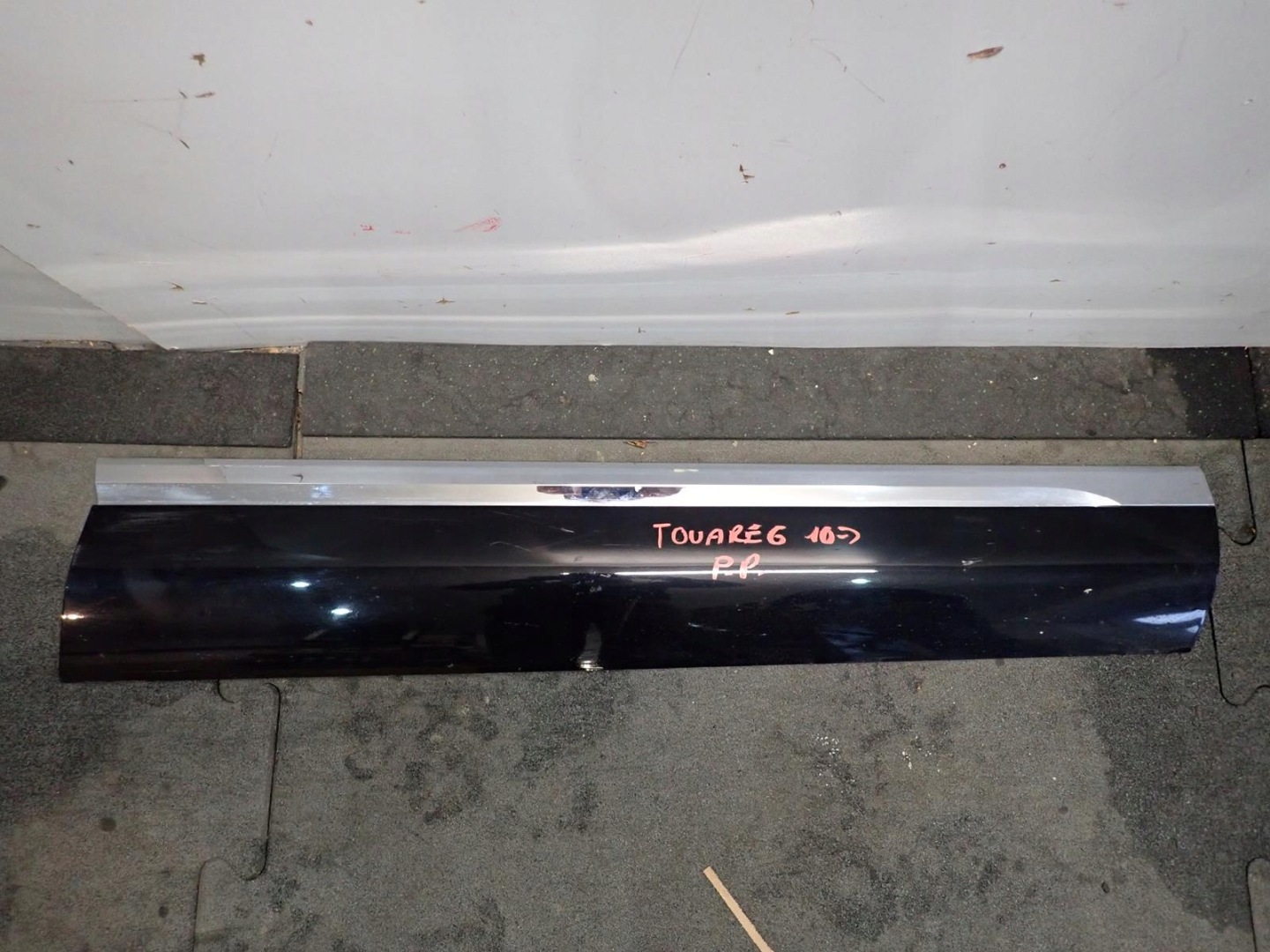 moulding door right front VW TOUAREG 10- 7P