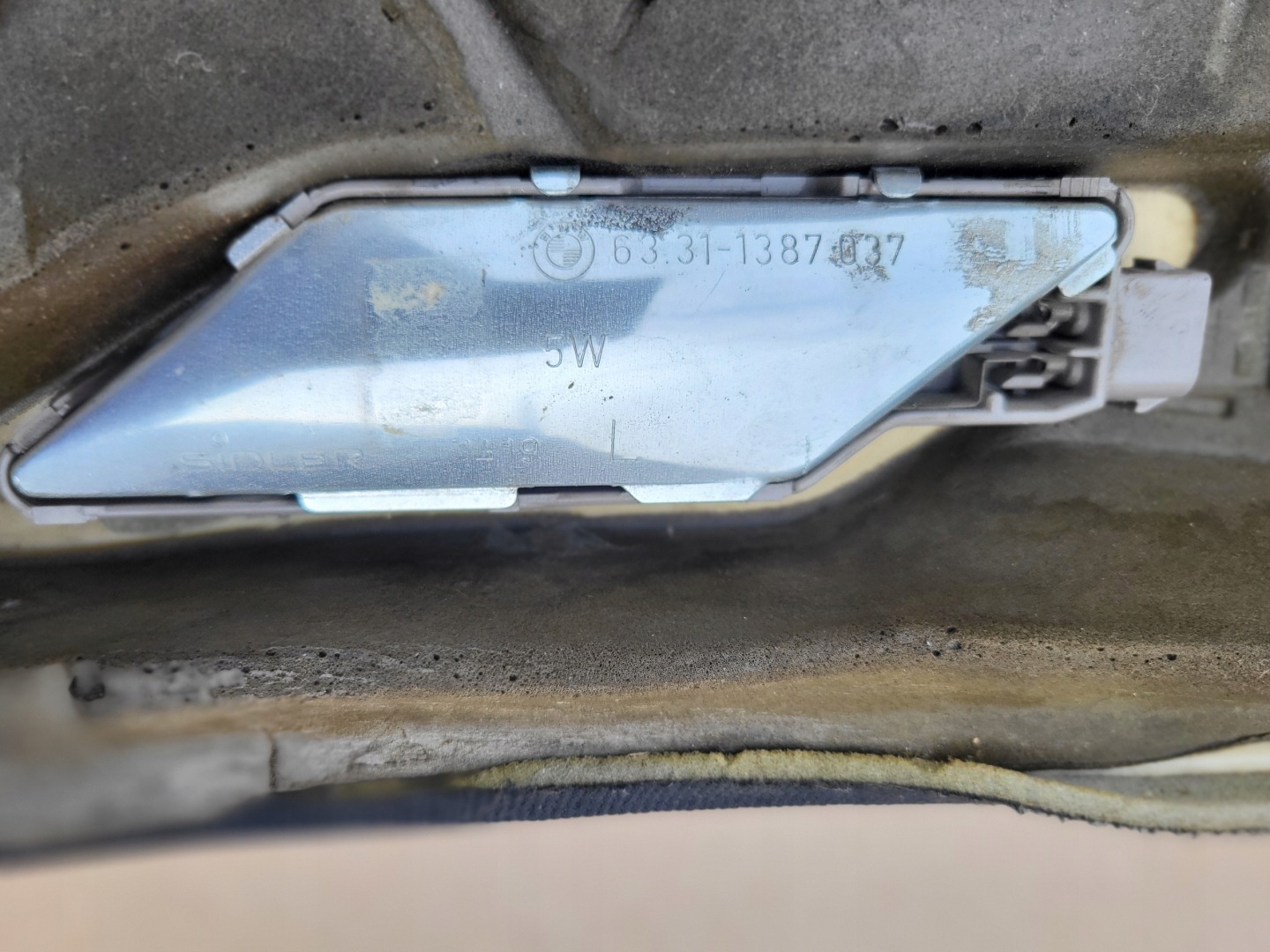 feu éclairage interne côté/latéral montant arrière BMW 3 E36 OE 1387037 noir