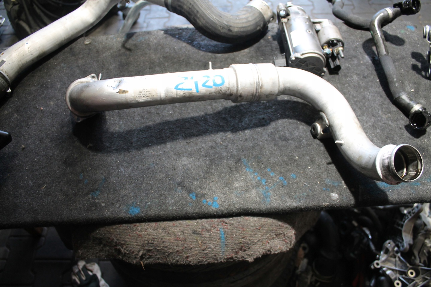 2420. rohr luft AUDI 059145673EE