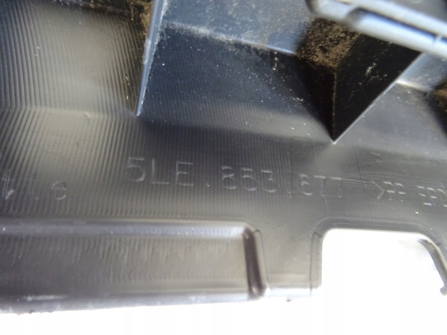SKODA ENYAQ SPORTLINE central grid of a bumper front front
