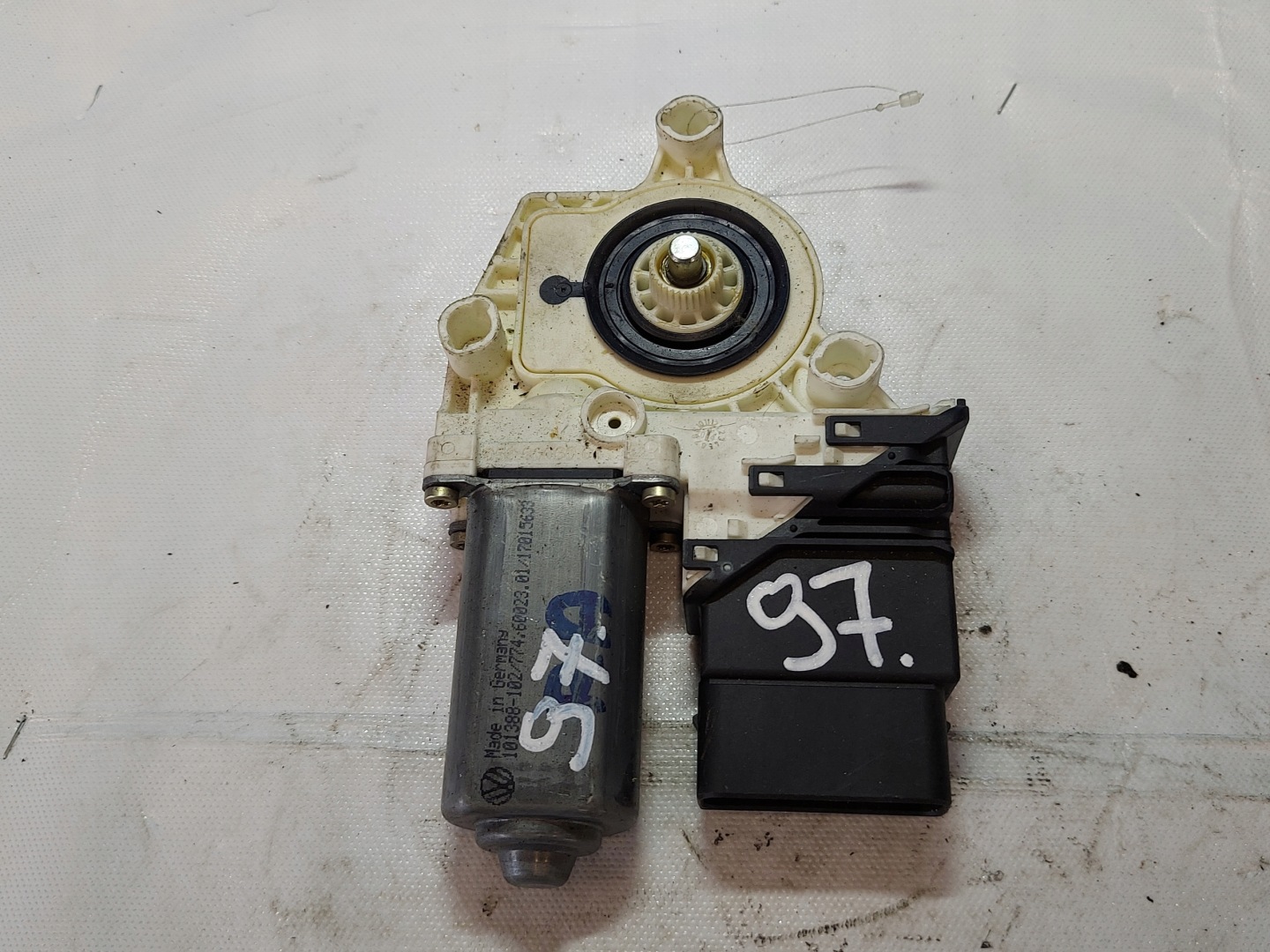 engine lifting windows GOLF IV 9776105407301 right rear part