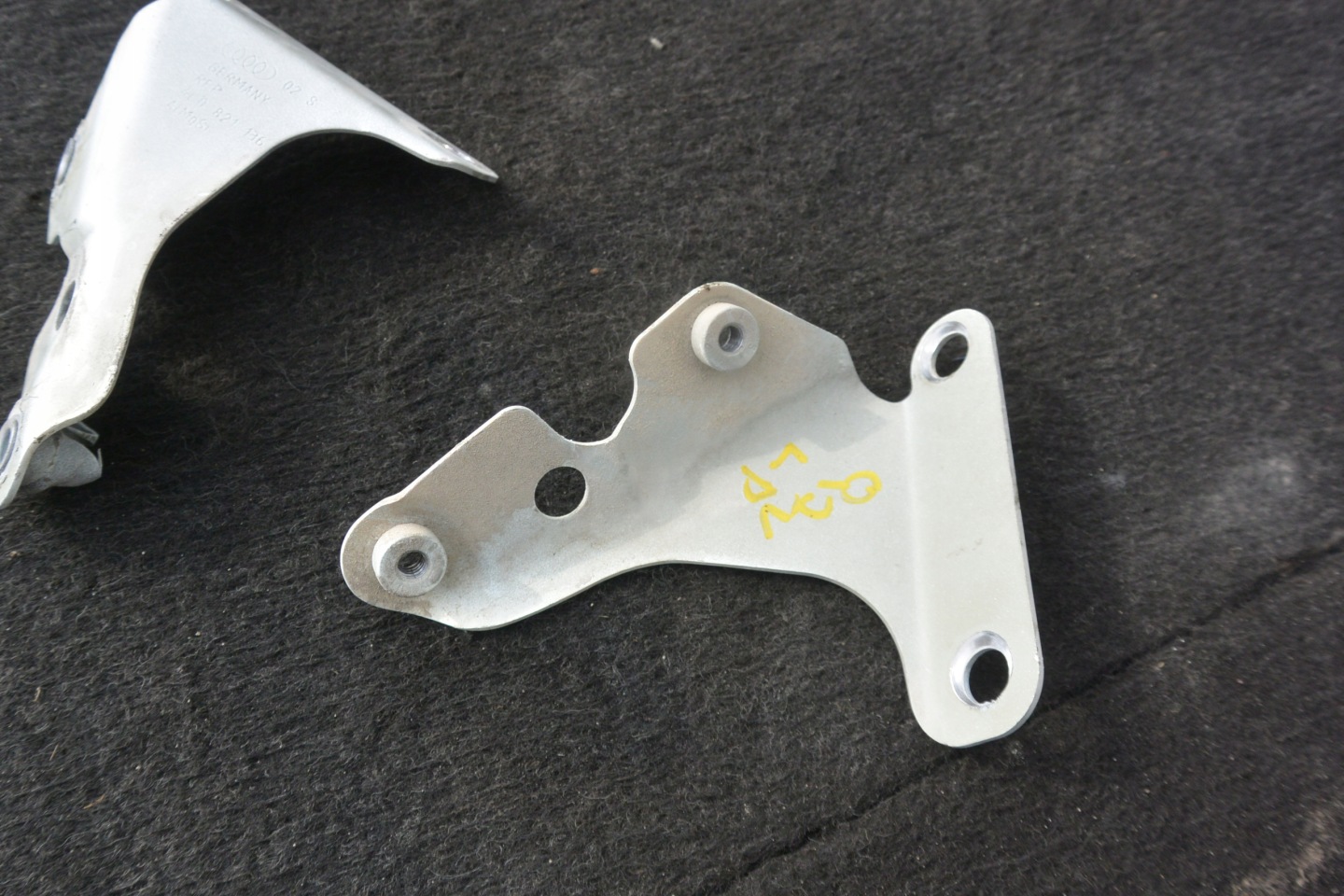 console of a fender right left front AUDI Q7 4L