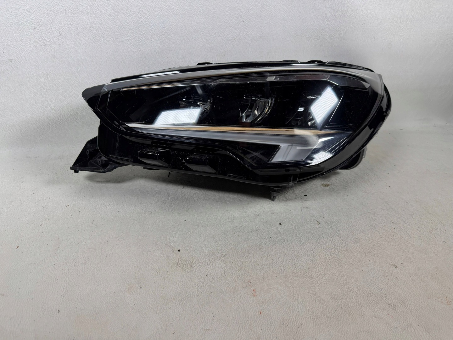 Opel Corsa F 19- light left front front