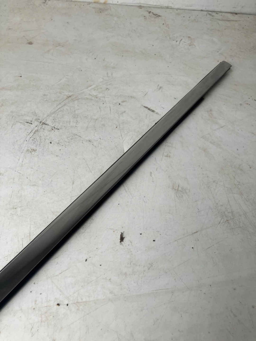 moulding dust CHROM door left front C4 PICASSO II 9677090980 #23