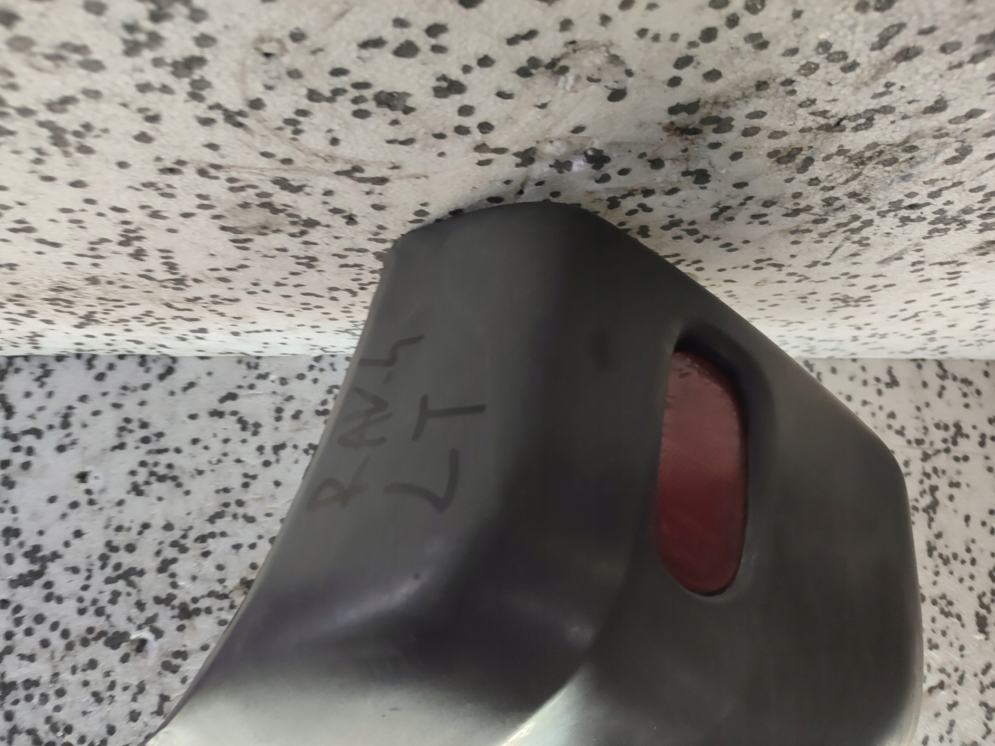 TOYOTA RAV4 and 95-00 bumper rear part corner left 5D