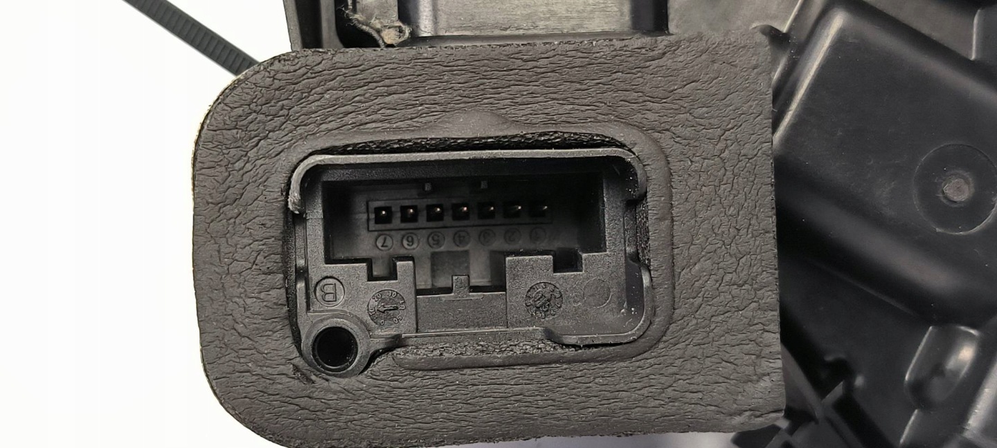 lock door right front EU 5E1837016 VOLKSWAGEN PASSAT B8 R-LINE