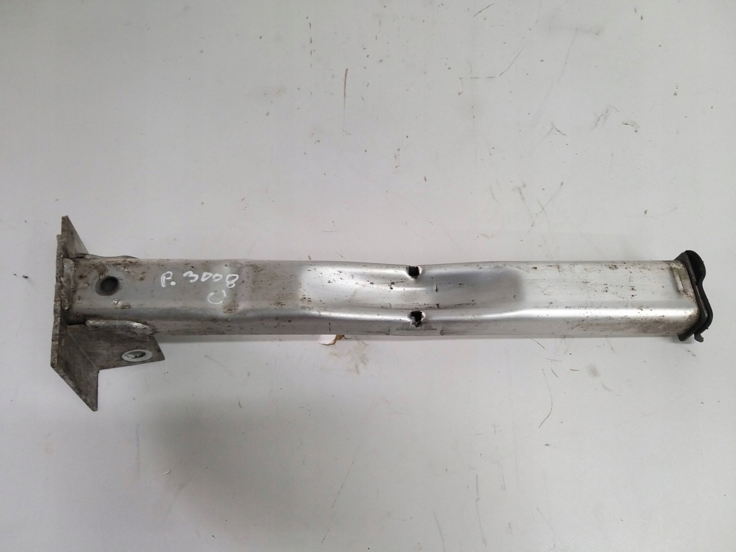 PEUGEOT 3008 and 09-16 beam tip left