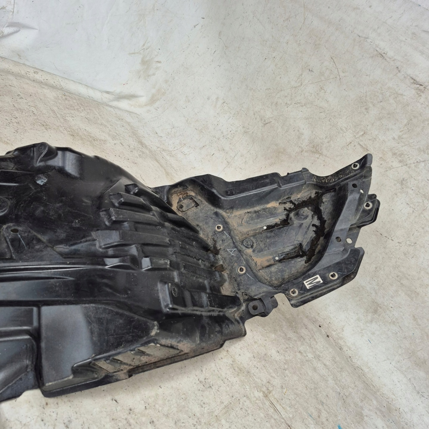 SUBARU FORESTER V 5 18-24 mudguard front front right