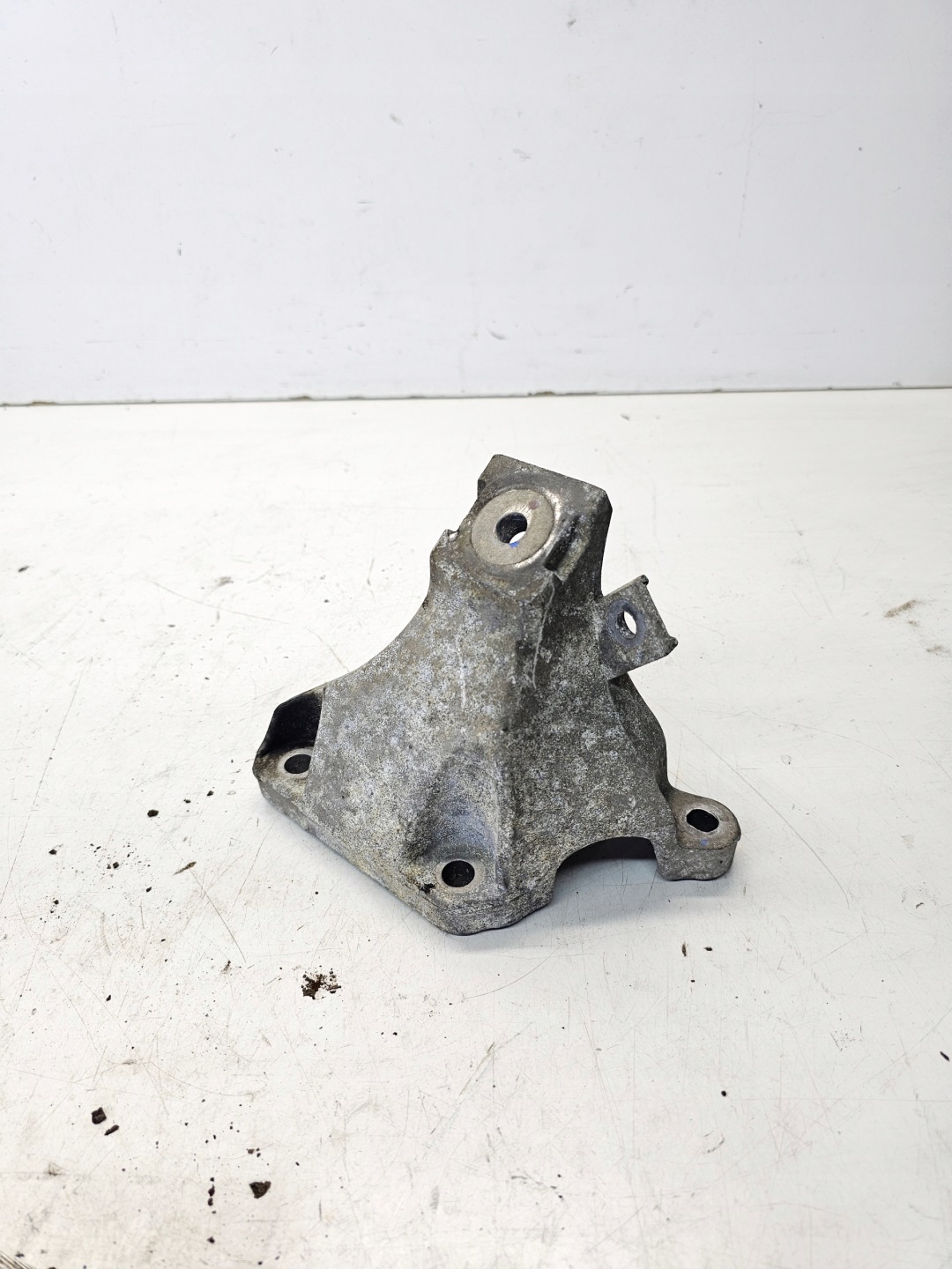 engine supporting mount AUDI A6 C6 4F0199308AB