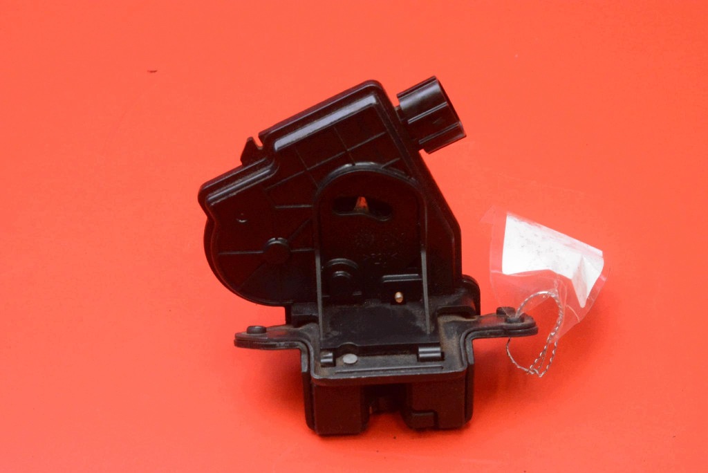 lock bonnet rear part boot TOYOTA AURIS 1 and 3D HB 06-09
