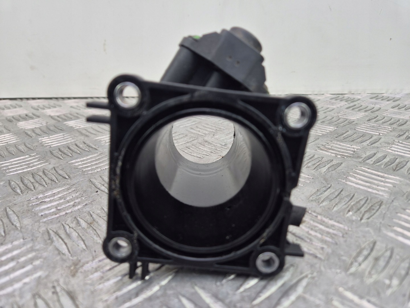 pipe PRZEPUSTNICY MERCEDES E200 CGI W212 A271090144 M271.820