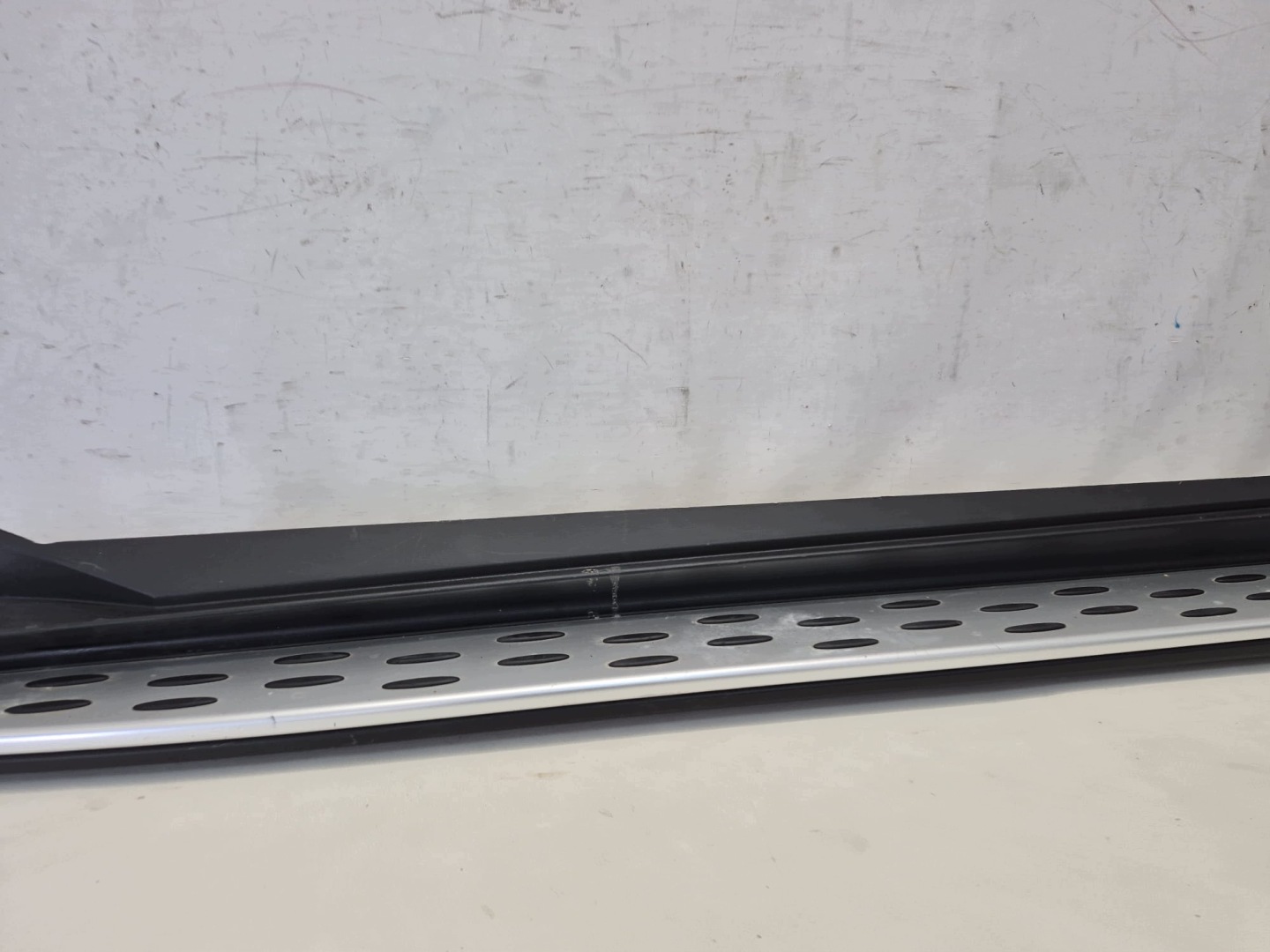 MERCEDES GLC X253 AMG PRO moulding threshold left STOPIEN left