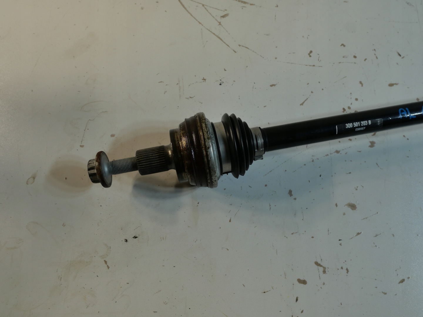 VW TIGUAN II 2 semi-axis left left rear part 3Q0501203B