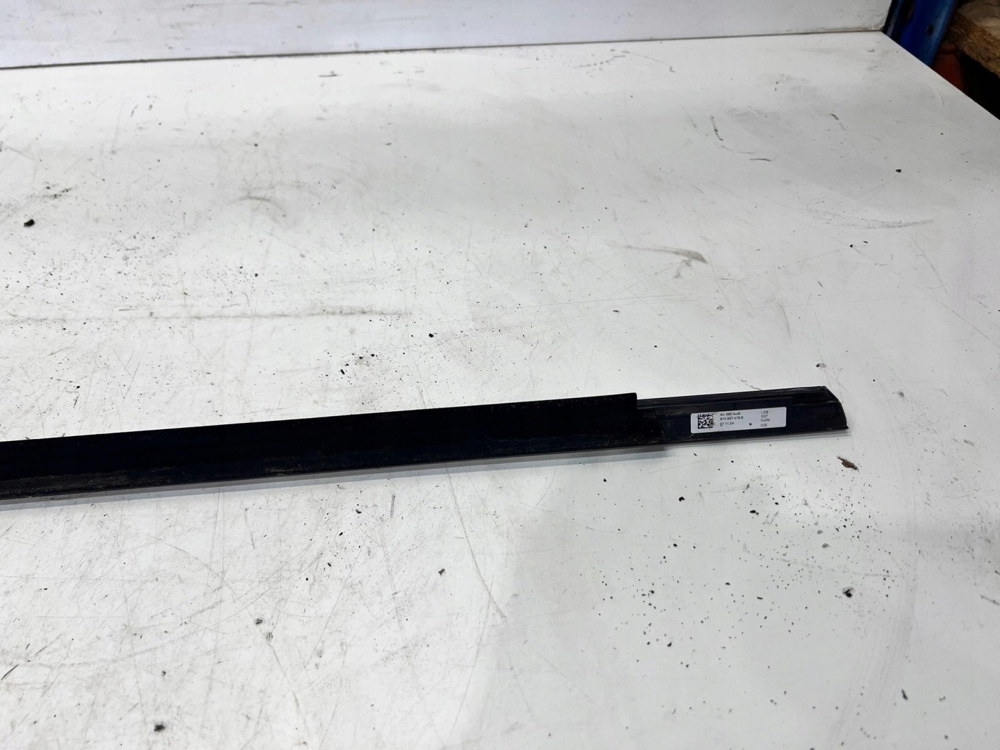 moulding CHROM door left front AUDI A3 8Y 8Y0837475B