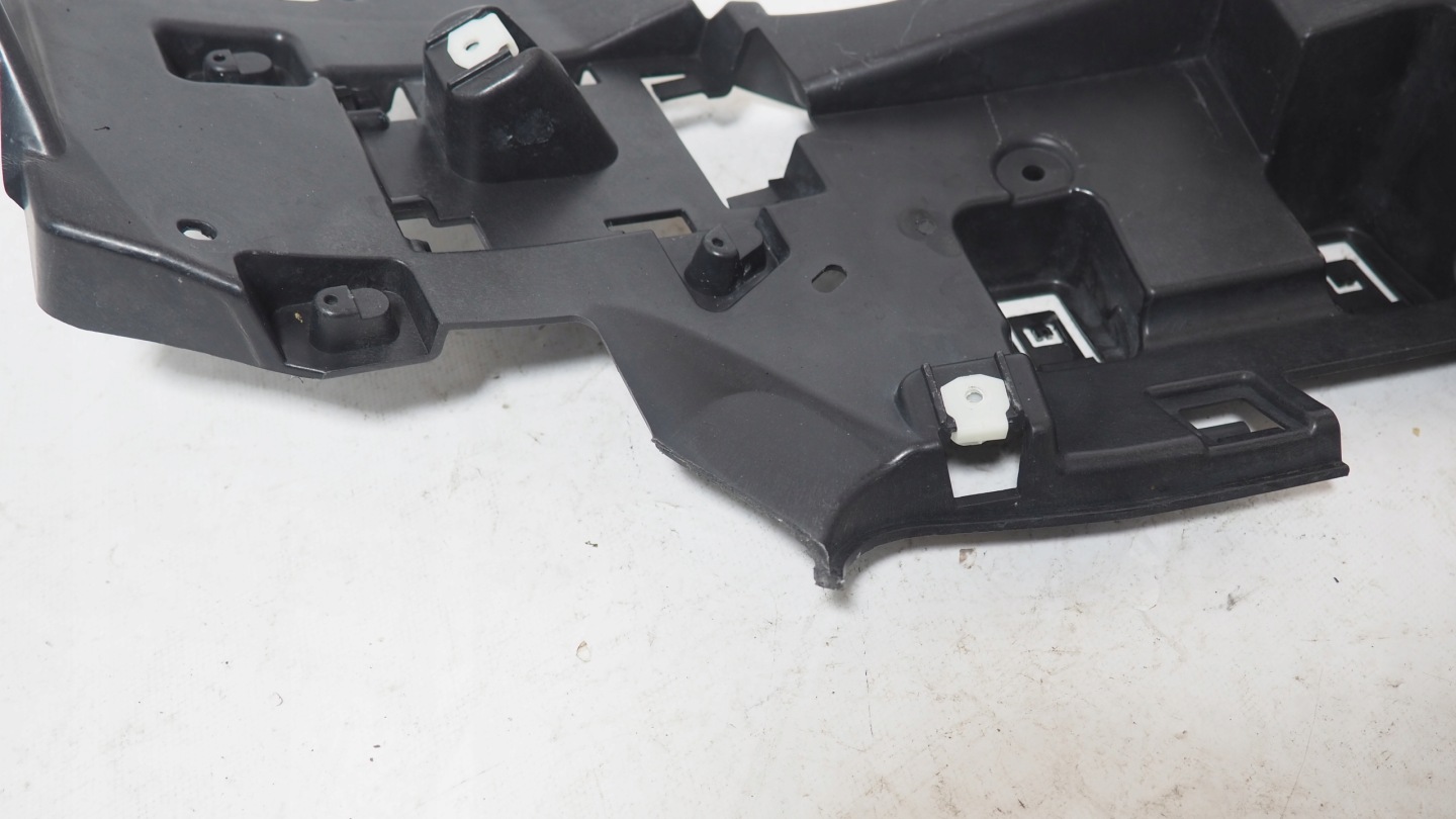 Land Rover Discovery V bumper bracket left rear part KY32-17A882-AA