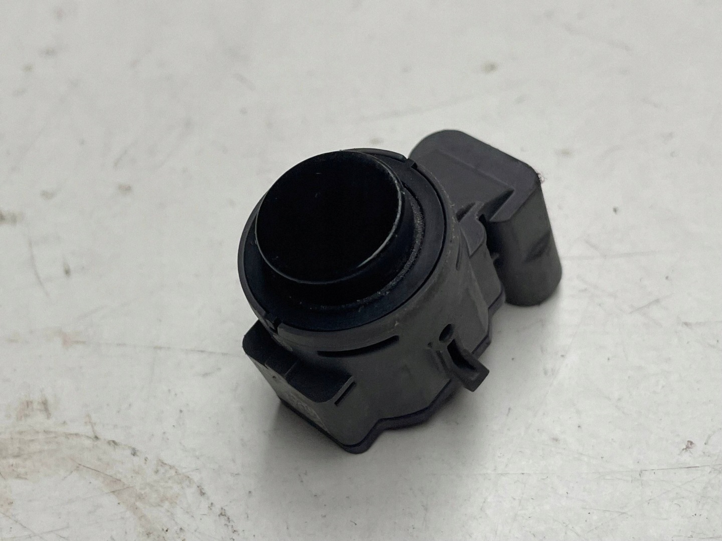 Sensor Parken PDC vorne Volkswagen PASSAT B9 1ea919275c !J