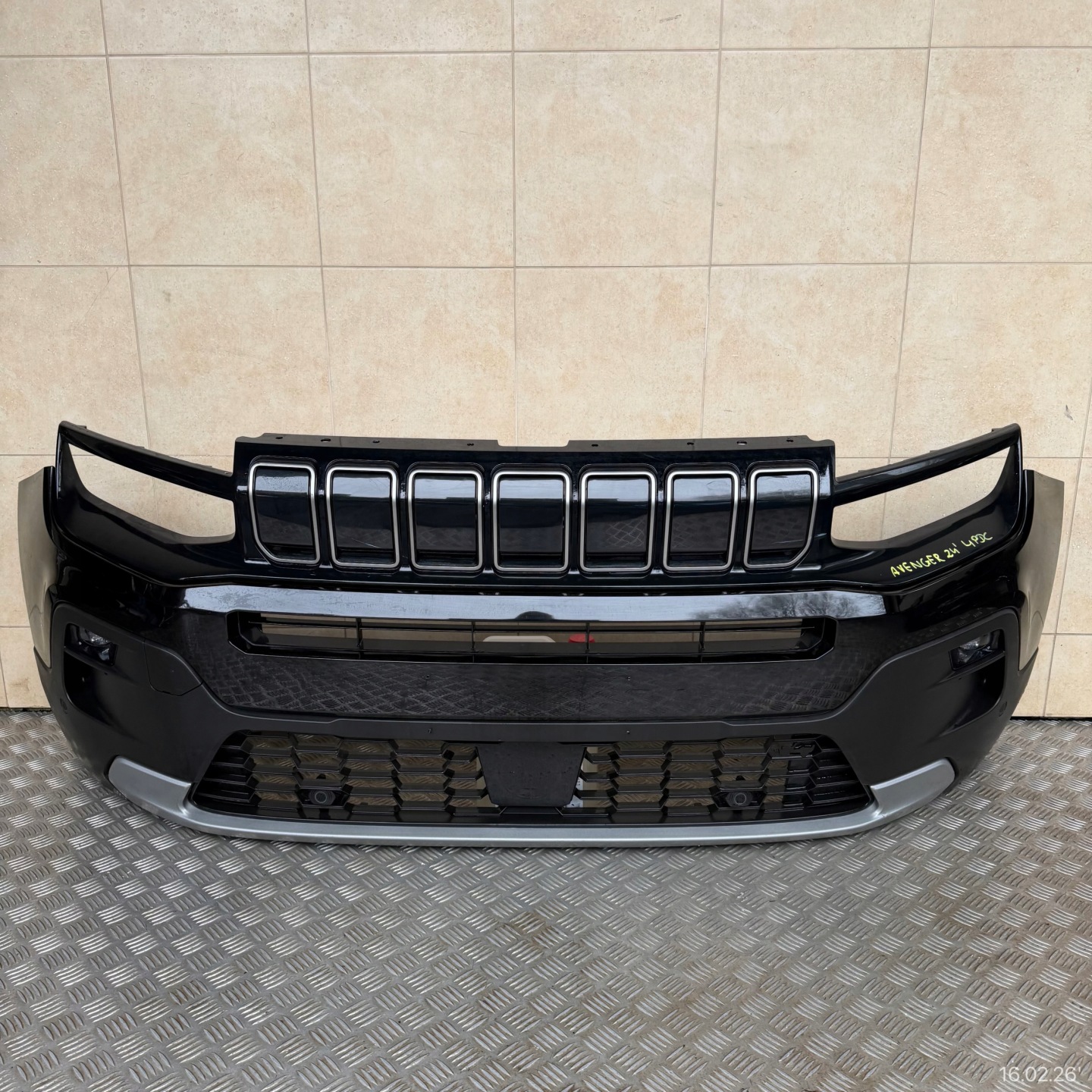 front bumper complete JEEP AVENGER 2024 ROK 4 PDC