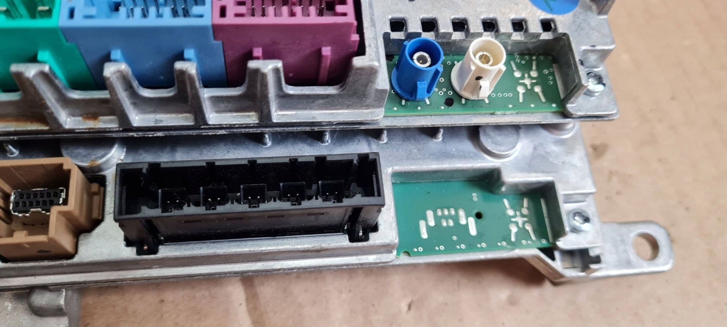 Jeep Grand Cherokee WL 2022 module control unit AUDIO HARMAN P68527730AD