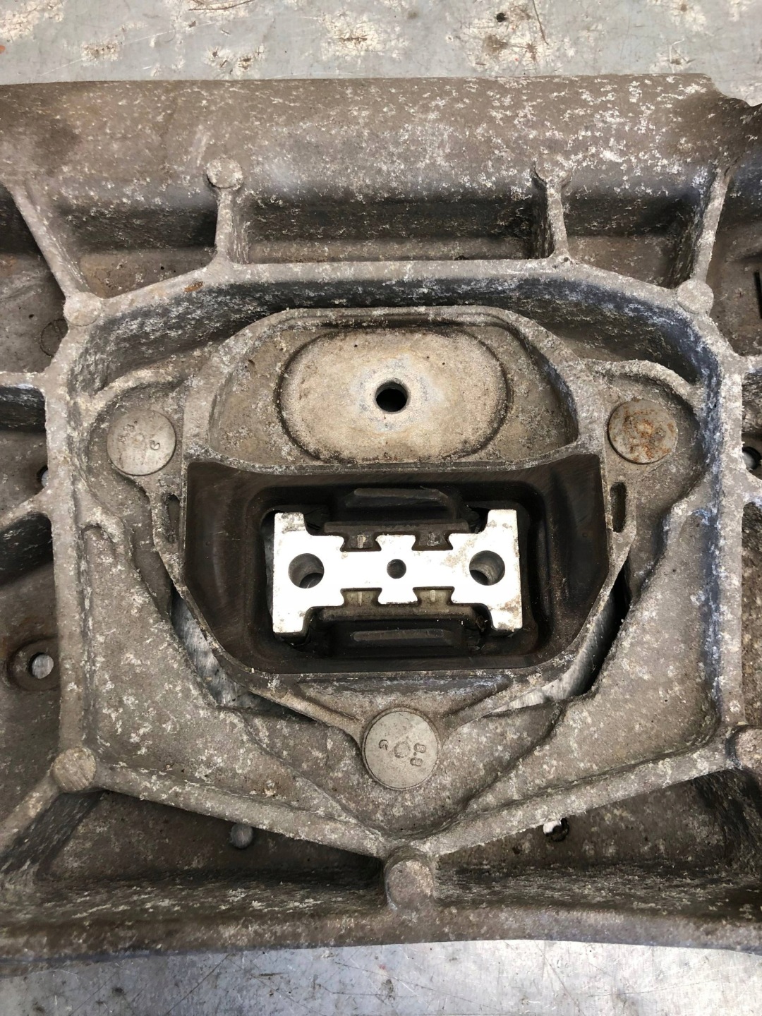 Stütze Getriebehalter AUDI A4 B8 8K0399263K