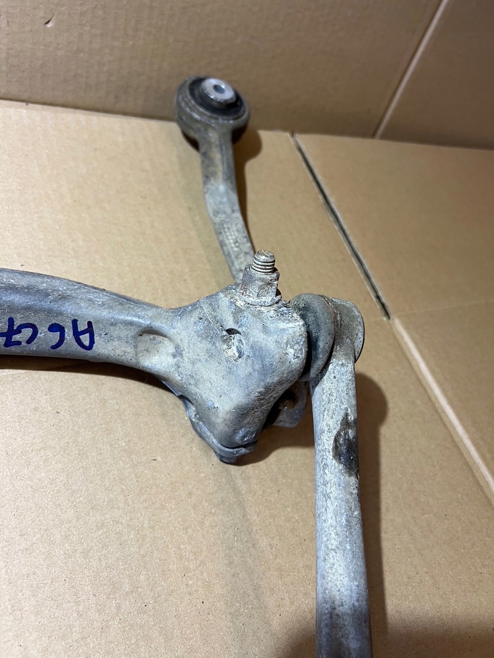 AUDI otoč levá přední levý předek ramene 4G0407241C 8K0407257ABS