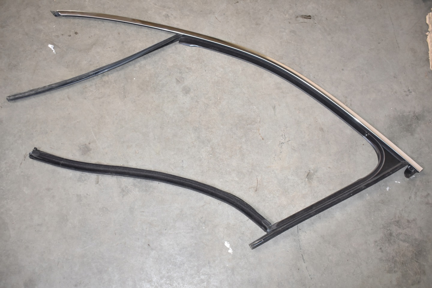 IDEALNA moulding door left front CHROM PORSCHE CAYENNE 9Y 1