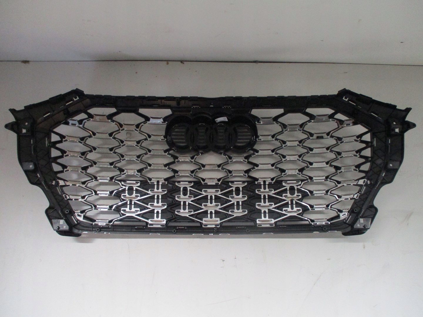 GRILLE AUDI CHROM 83F853651B C S-LINE