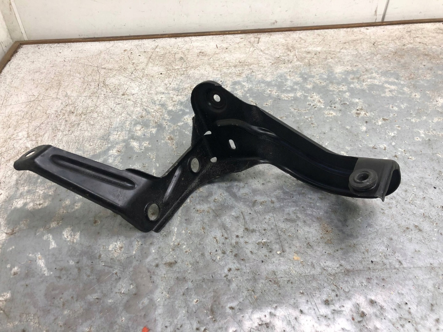 Console Support plaque Intercooler Gauche Avant AUDI A6 C6 4F0145813F