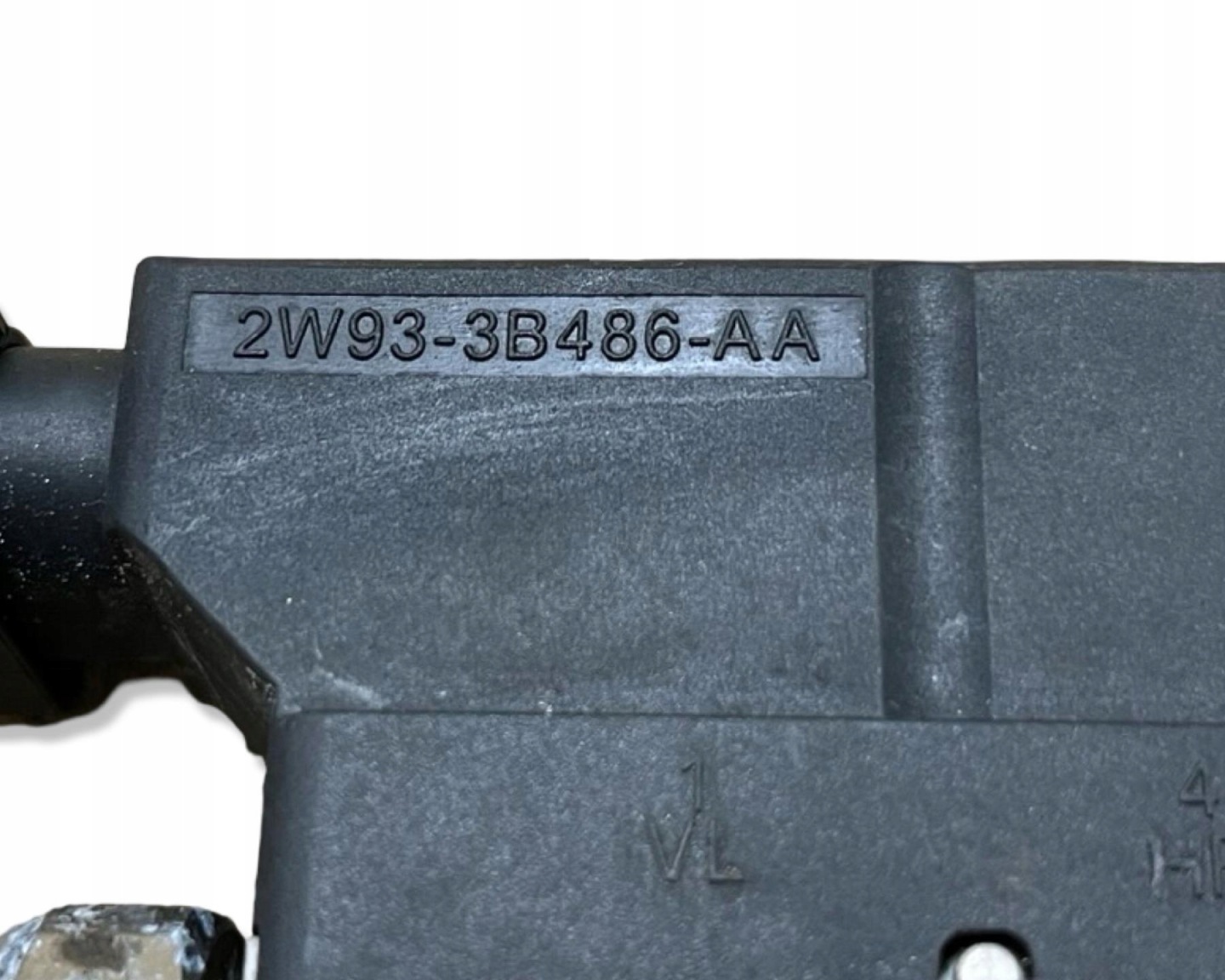 Blok der Ventile Achsträgers Jaguar XJ 3 X350 2003 2W93-3B486-AA