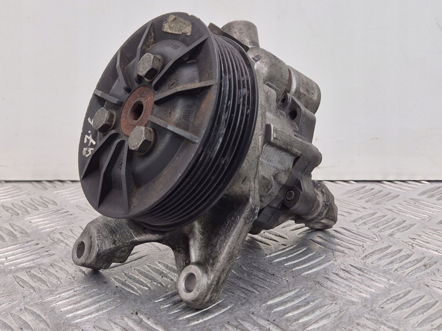 BMW 3 E90 E91 335i servo pump 7564503 N54B30A