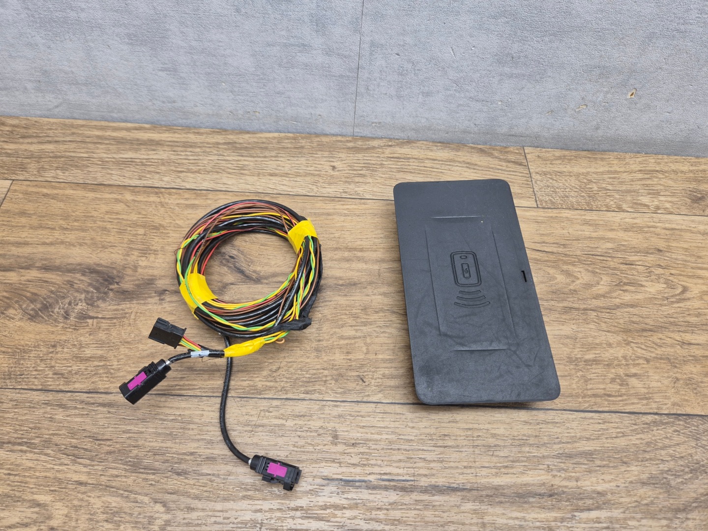 BMW 3 G20 G21 LADOWARKA INDUKCYJNA TELEFONU + bundle 9437712