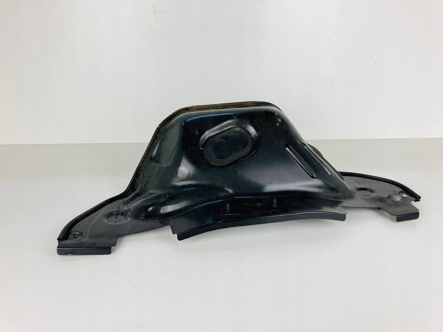 AUDI A5 F5 8W Blende Abdeckung wärmblech 8W0819523F