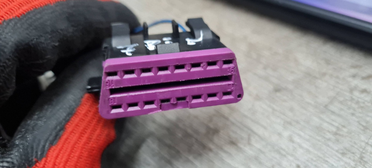 A7 4G connecting spoiler adapter OBD 3A0972695A A5 8W Q5 A4 B9 A4 B8 Q5 A6 C7