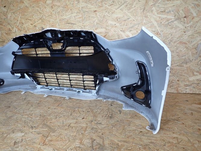 TOYOTA YARIS IV Frontstoßstange vorne