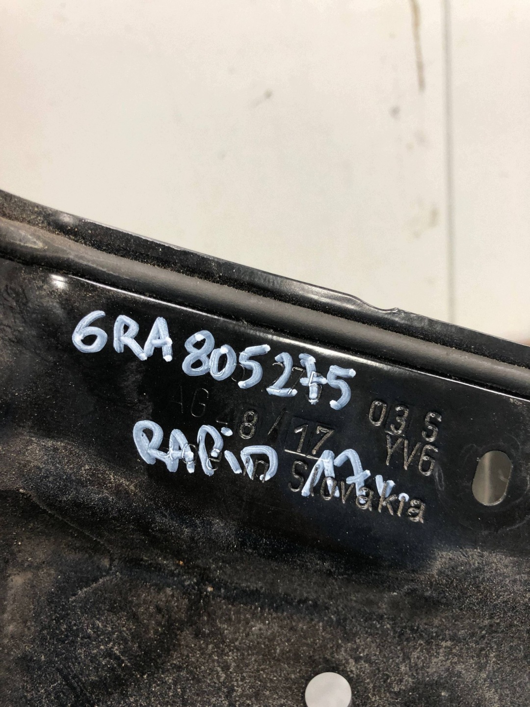 torpedo lower SKODA RAPID 6RA805275