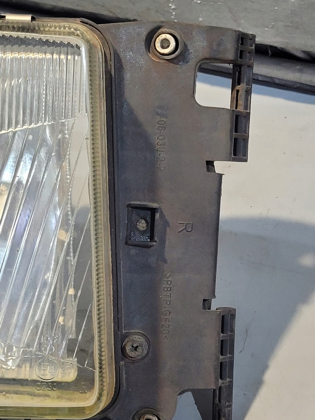Feux phare Droite Avant SCANIA 4 P114 01r.