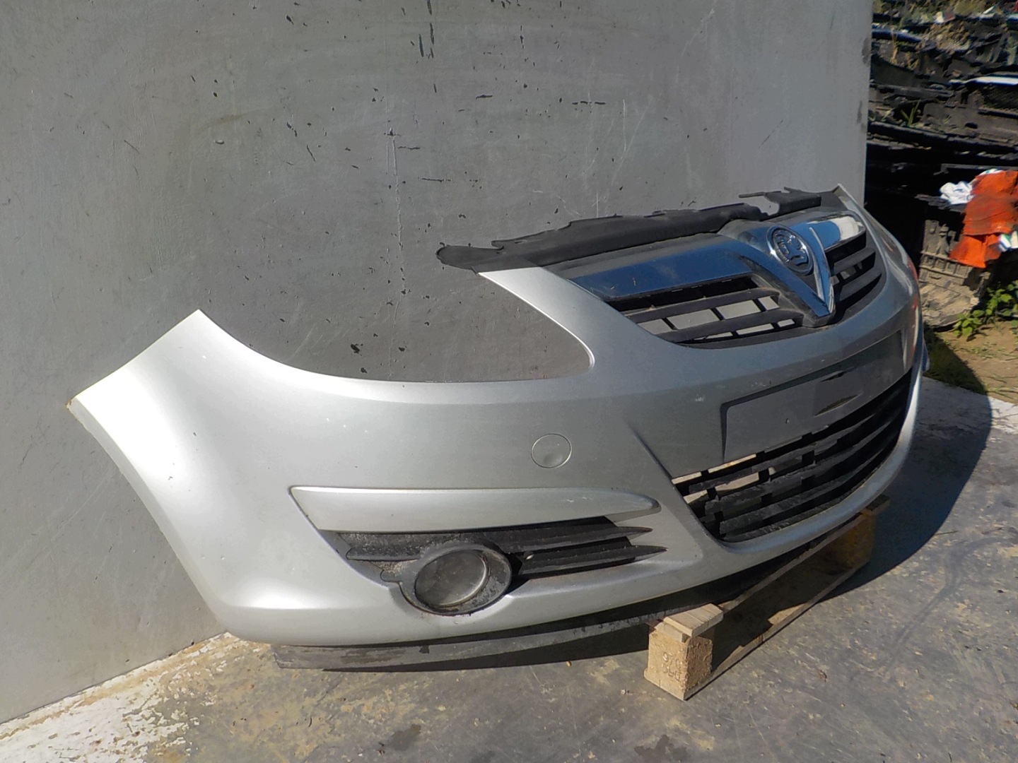576 OPEL CORSA D nárazník predok predný