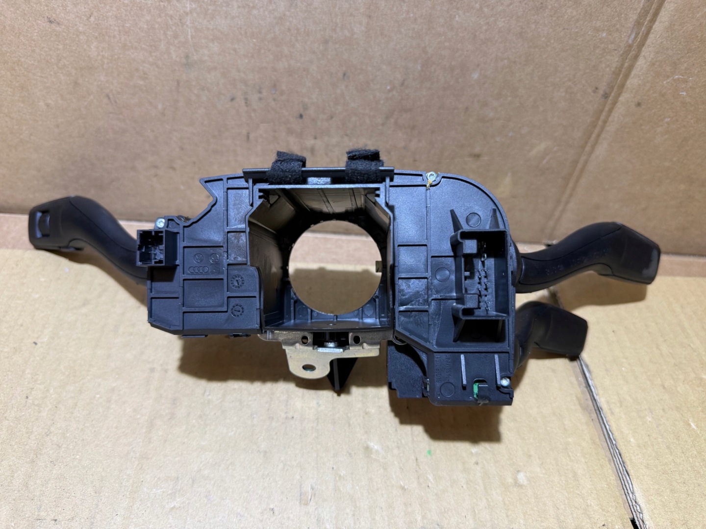 AUDI A6 C6 LIFT AVANT DEVIO LUCI DEVIO DEVIO LUCI TERGICRISTALLO TERGI MANETKA 4F0953549D