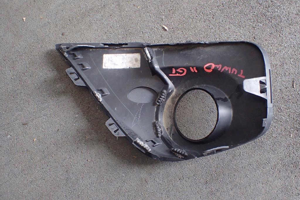 grid of a bumper left RENAULT TWINGO II GT 08