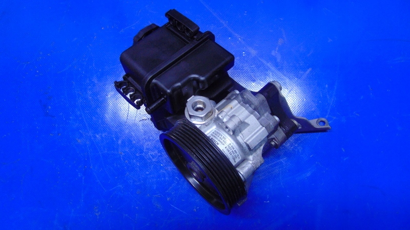 servo pump 2.2CDI MERCEDES SPRINTER 906 06-18R