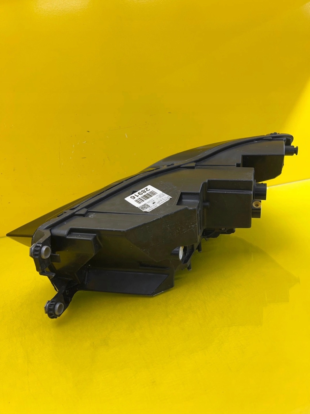 light right Jaguar X590 and-Pace Full Led High J9D3-13W029-HA