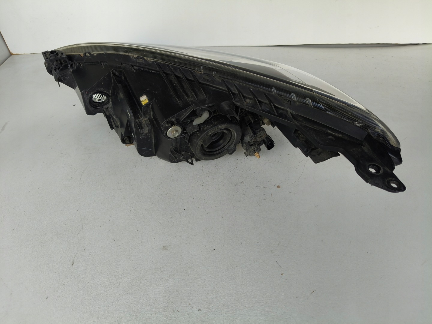 light right REFLEKTOR MAZDA 2 07