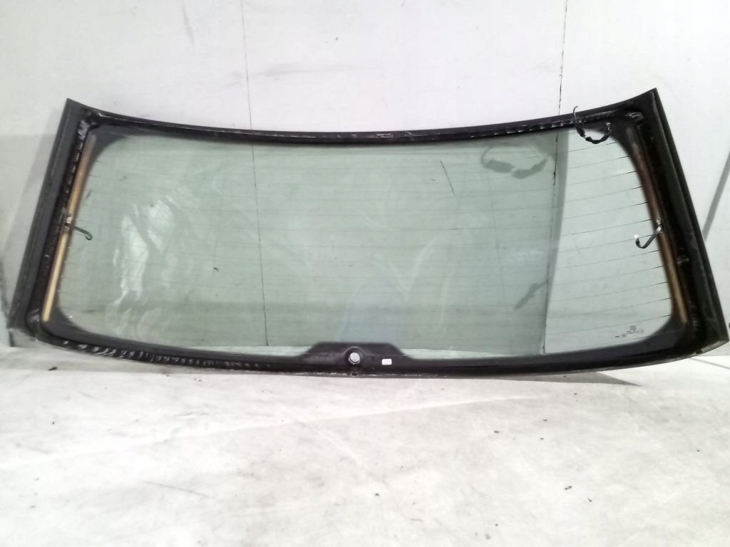 Audi A4 B7 kombi prozor stražnje zadnja hauba