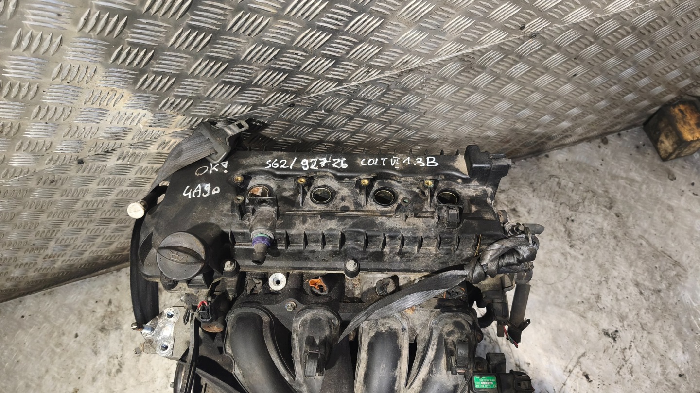 moteur nu cache- MITSHUBISHI COLT VI 1.3B 4A90