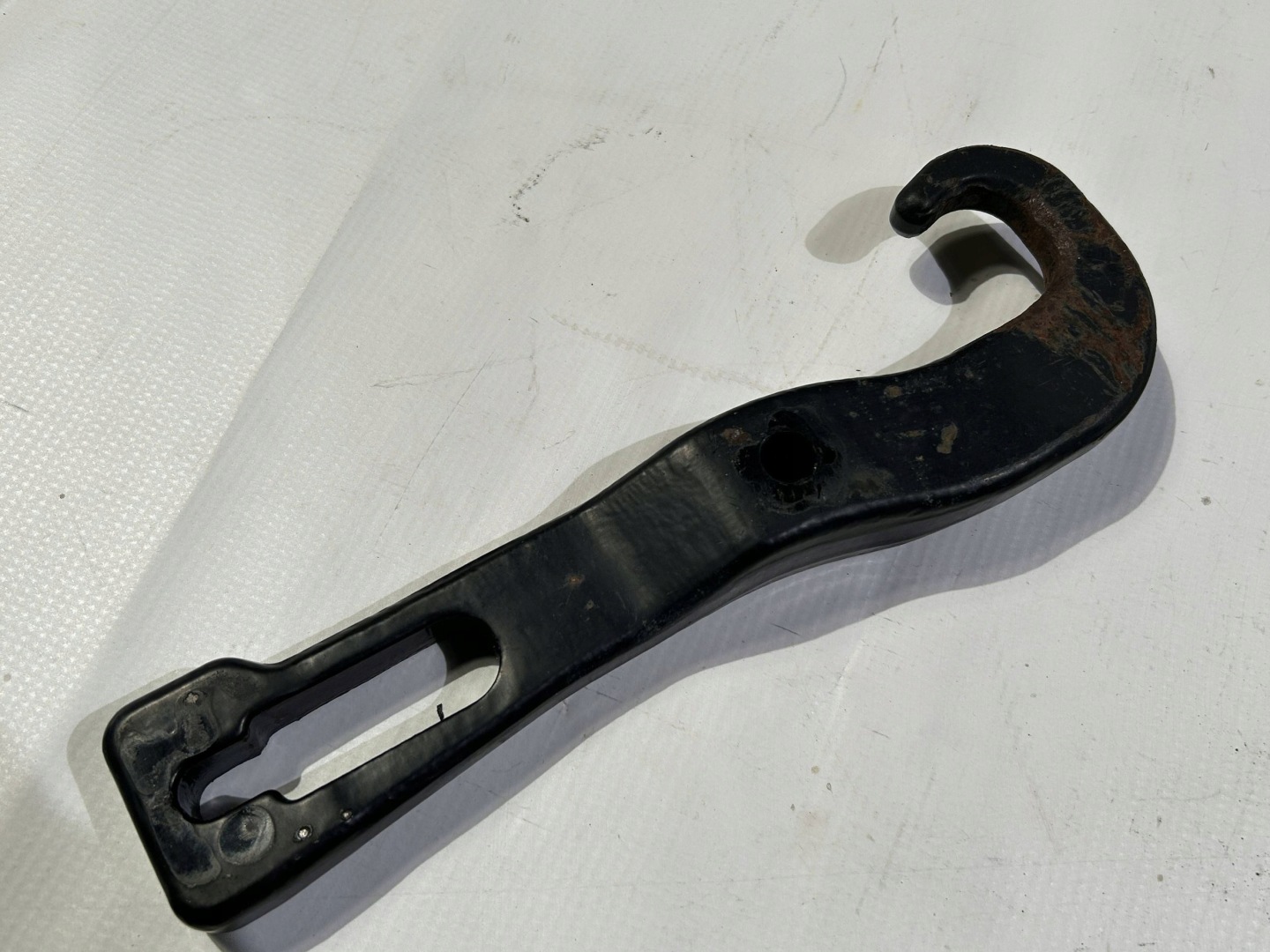 tow ucho hook Nissan Titan 2016r